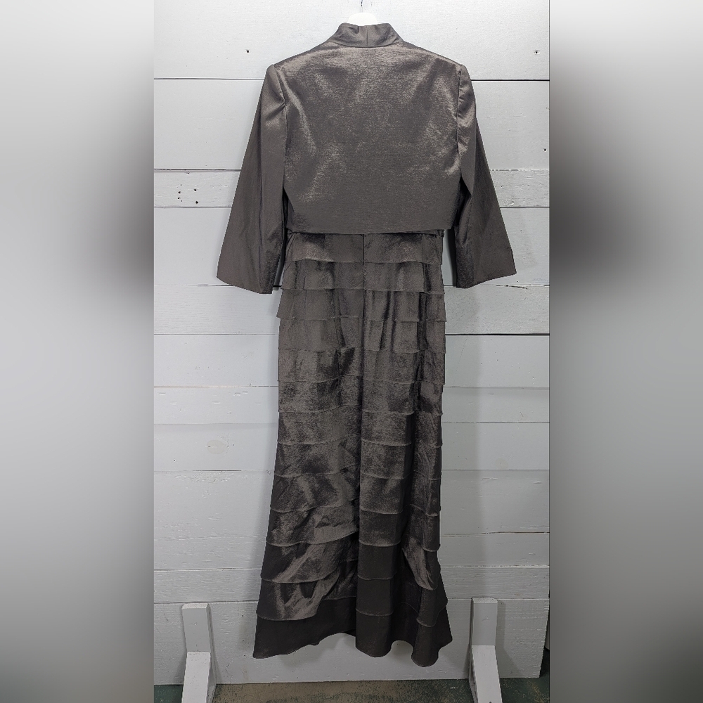 NWT Eliza J Long Multi Tiered Taffeta Jacket Dress in Taupe Size 10 - Picture 8 of 12